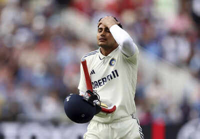 Shubman Gill's reaction after being caught during the test match.