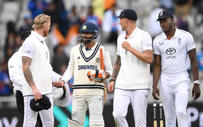 Ben Stokes in conversation with Ravindra Jadeja