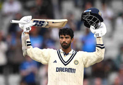 Washington Sundar celebrates his century.