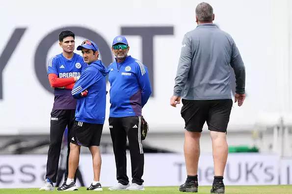 Tense atmosphere between India and England